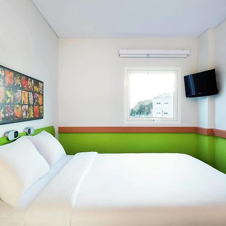 ไอบิส บัดเจ็ต ซมารัง เตนเดอัน Hotel เซอมารัง ภายนอก รูปภาพ