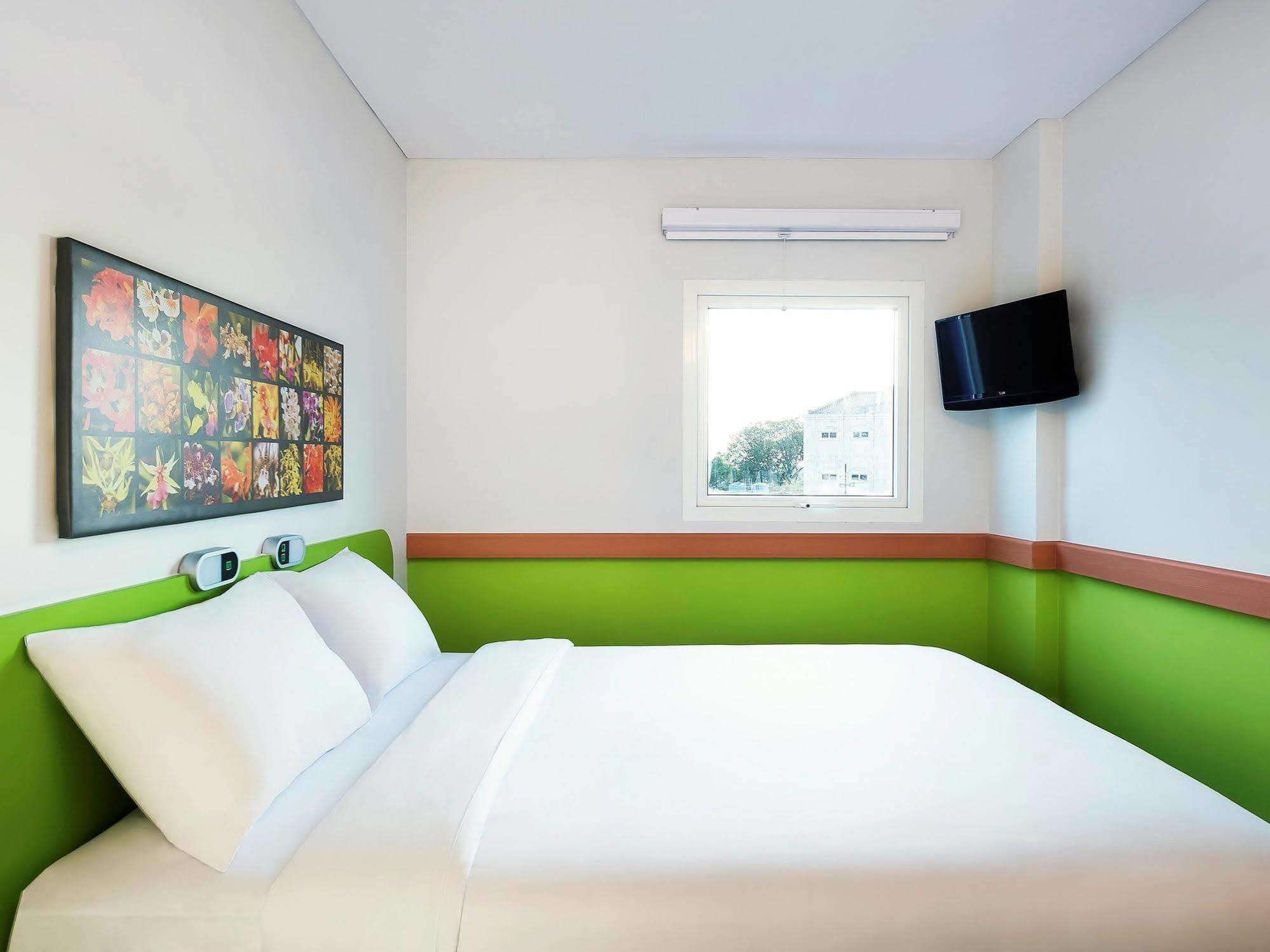 ไอบิส บัดเจ็ต ซมารัง เตนเดอัน Hotel เซอมารัง ภายนอก รูปภาพ