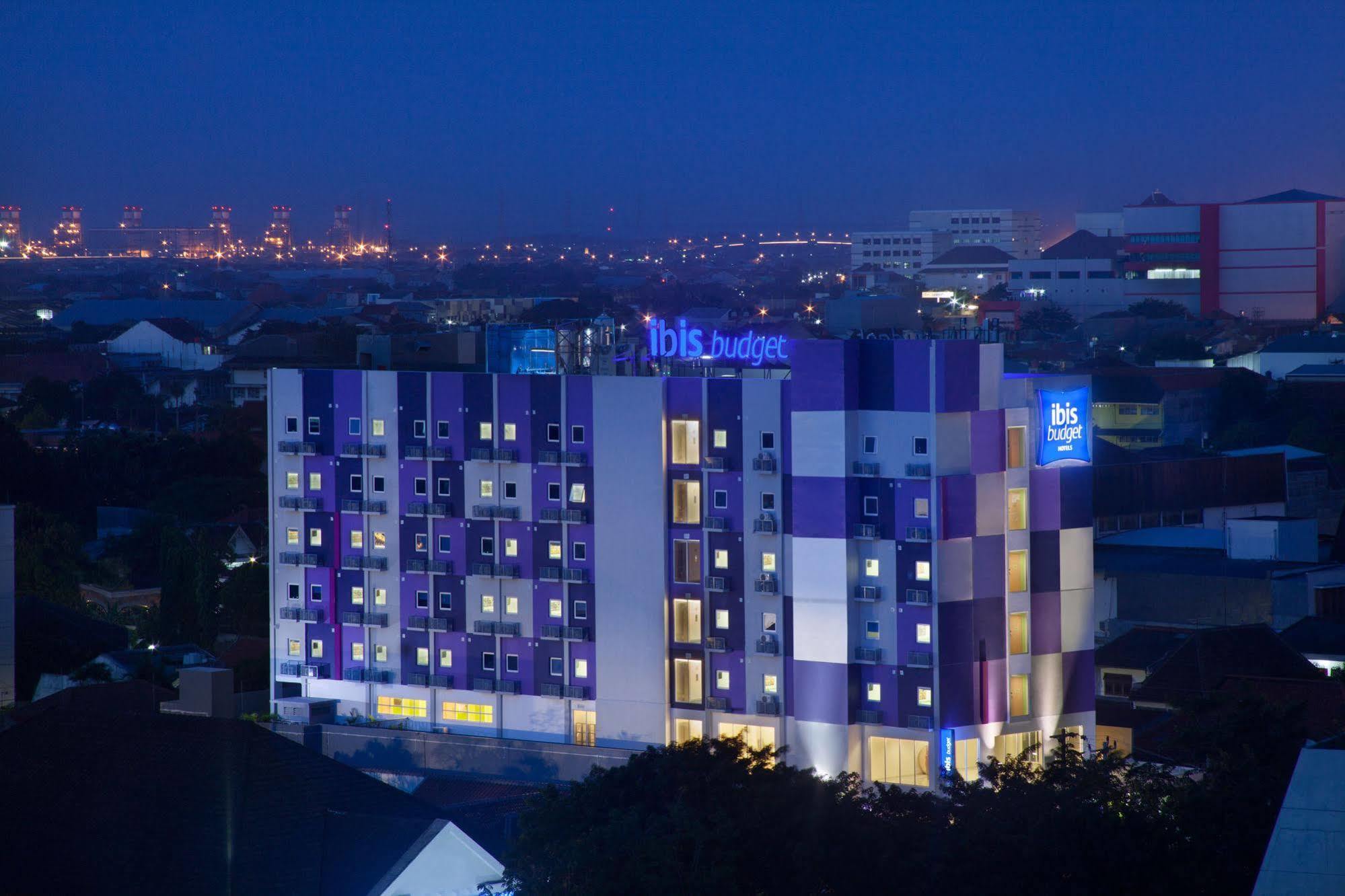 ไอบิส บัดเจ็ต ซมารัง เตนเดอัน Hotel เซอมารัง ภายนอก รูปภาพ